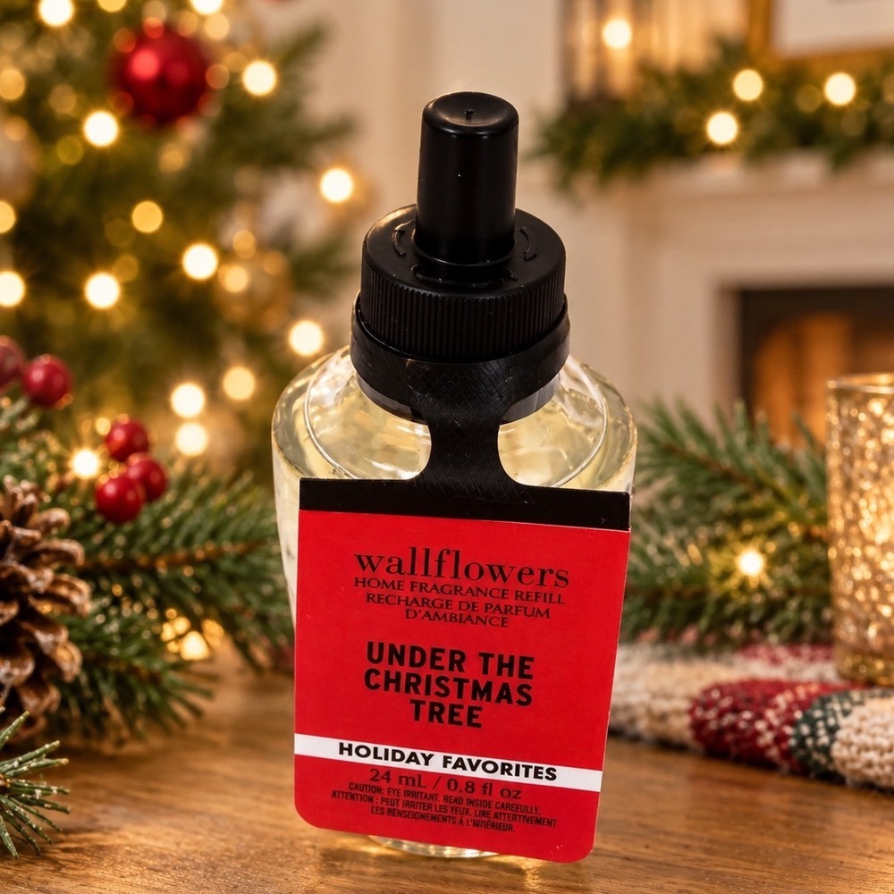 Bath & Body Works Wallflowers Under The Christmas Tree Fragrance Refill 110-32